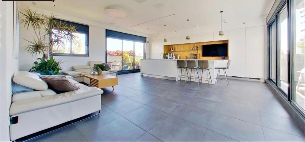 Suite And Room In A Breathtaking New Designed Penthouse In Se Tlv Tel Aviv Exteriör bild