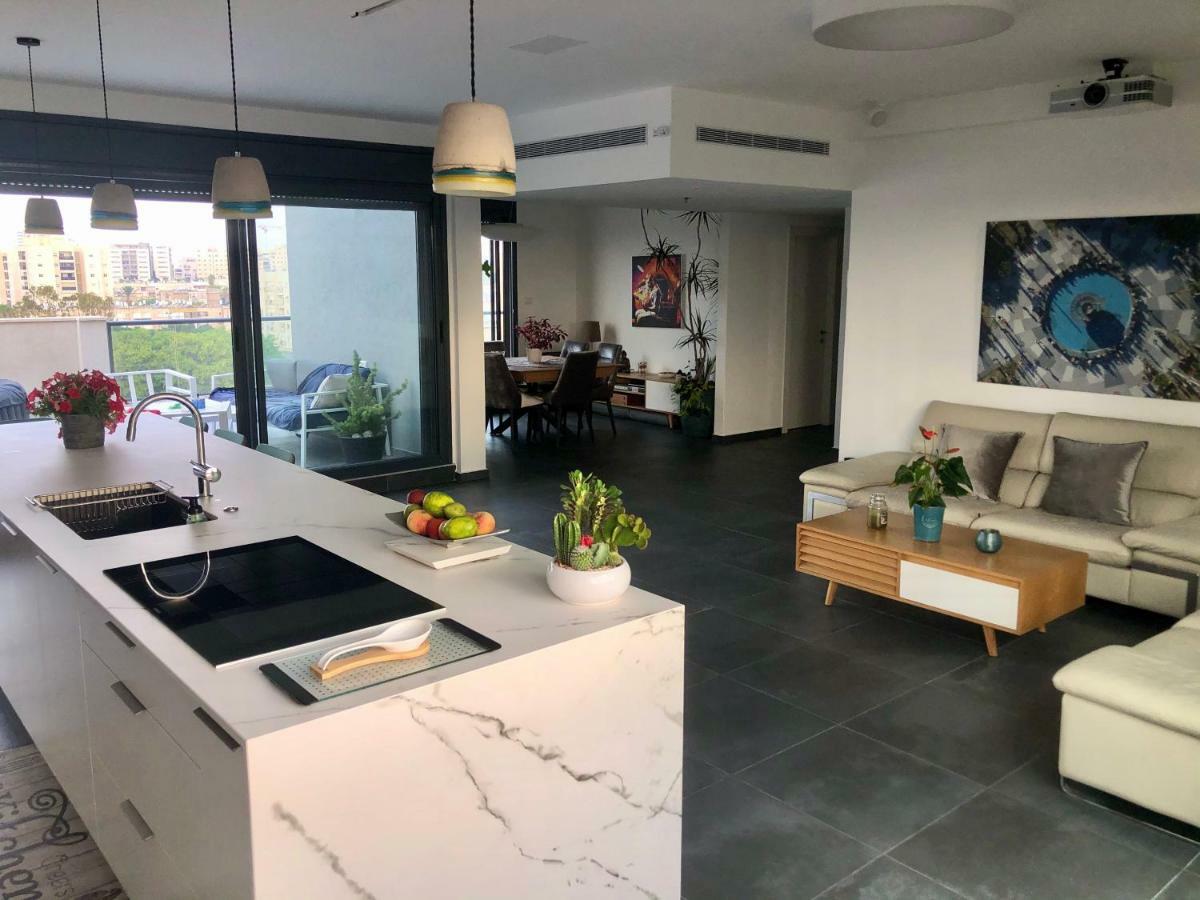 Suite And Room In A Breathtaking New Designed Penthouse In Se Tlv Tel Aviv Exteriör bild